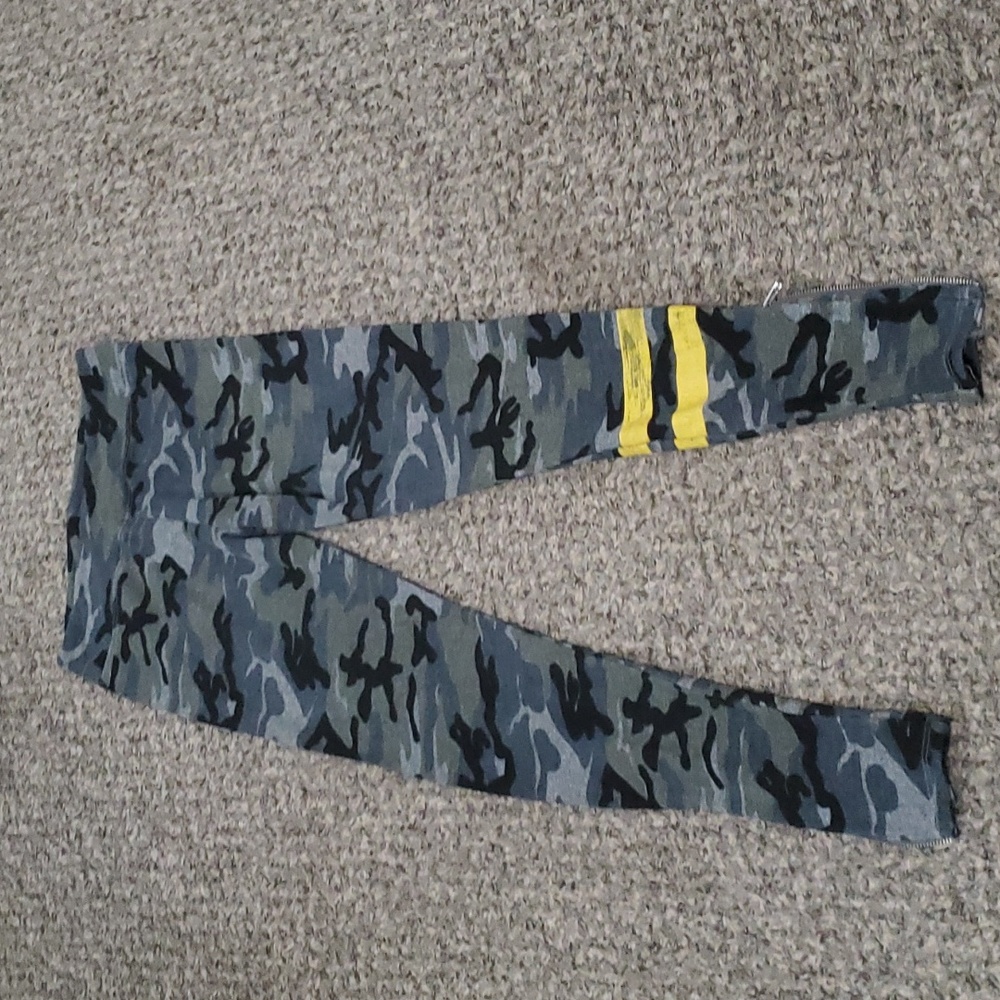 0- Leggings